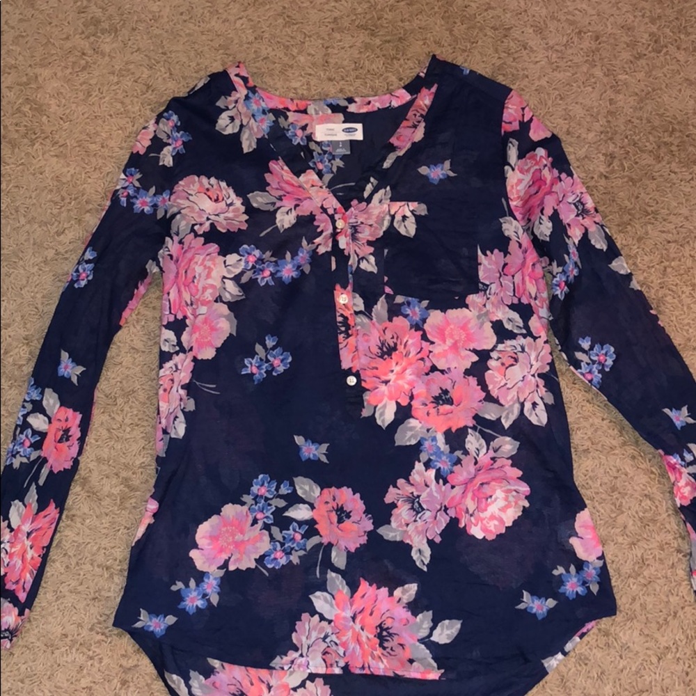 Old Navy floral tunic blouse. Size small.